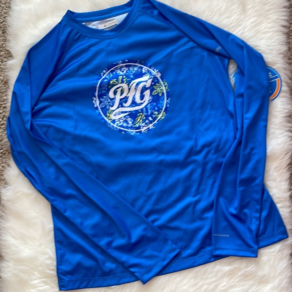 Columbia Womens SPF 50 long sleeved blue shirt